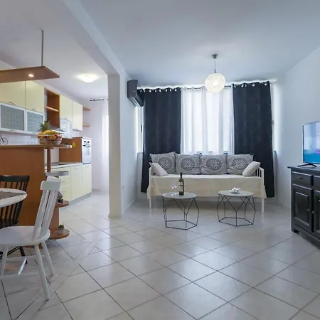 Diocletian Apartment *